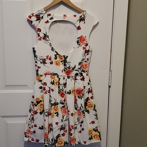 Ivory Floral Emerald Sundae dress - Picture 3 of 5